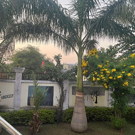 Sunrise Bed & Breakfast Khajurāho Exterior foto