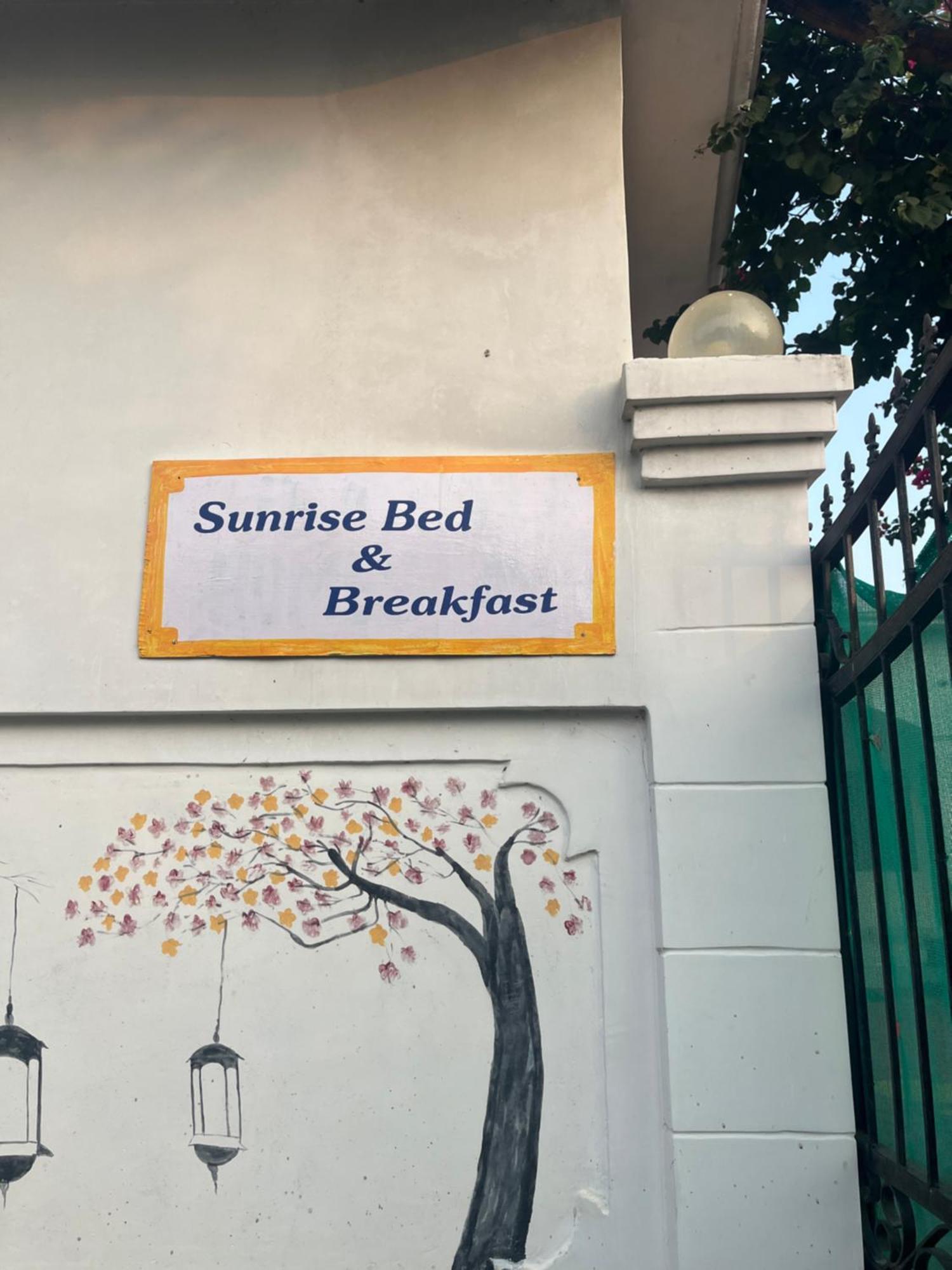 Sunrise Bed & Breakfast Khajurāho Exterior foto