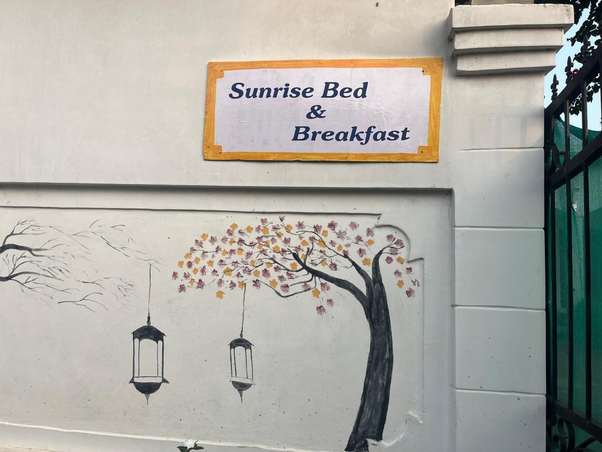 Sunrise Bed & Breakfast Khajurāho Exterior foto