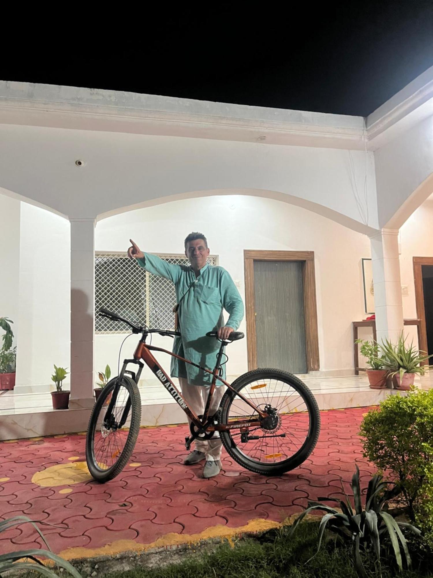 Sunrise Bed & Breakfast Khajurāho Exterior foto